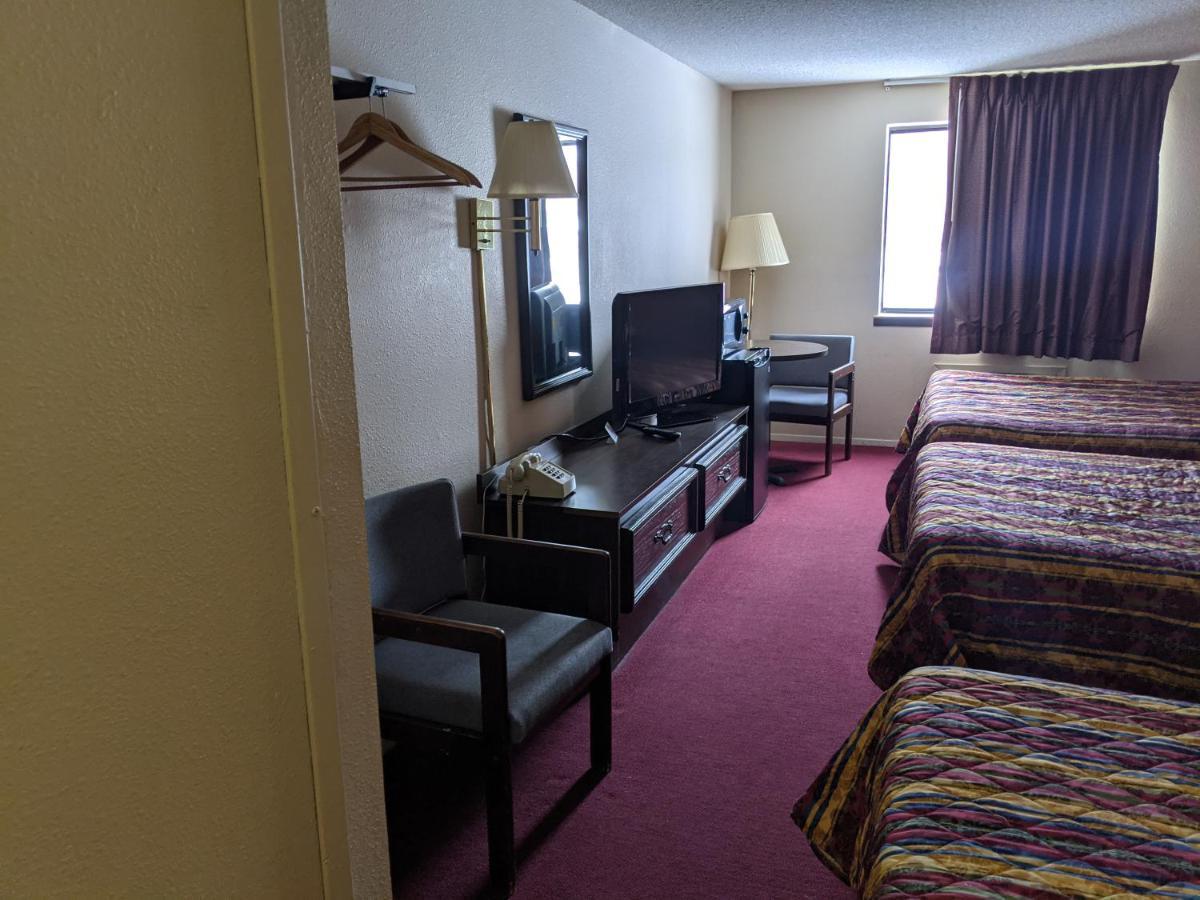 Super 8 By Wyndham Shelbyville Buitenkant foto